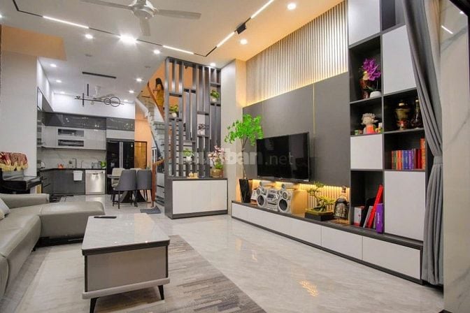 SIÊU HOT! NHÀ MỚI XÂY – SỔ RIÊNG – TRUNG TÂM TP. THỦ DẦU MỘT 