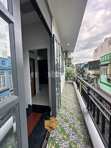 Ngay Mã Lò giáp Kdc Tên Lửa, 70,8m2 ngang 5m, 4 Tầng, 5 PN, Giá 6,09T 