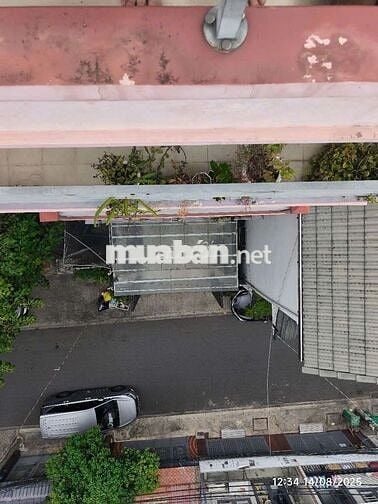 CHO THUÊ NHÀ 1 TRỆT + 1 LỬNG và 3 LẦU( DTSD 400M2),  P.13, Q.TÂN BÌNH