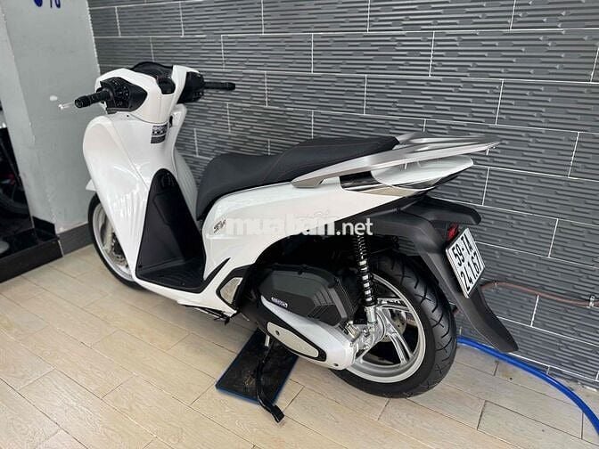 Honda SH150 abs 2025 Trắng Siêu Mới Bs Sài Gòn