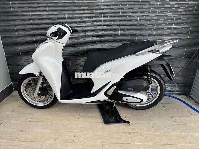 Honda SH150 abs 2025 Trắng Siêu Mới Bs Sài Gòn