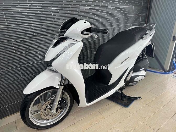 Honda SH150 abs 2025 Trắng Siêu Mới Bs Sài Gòn