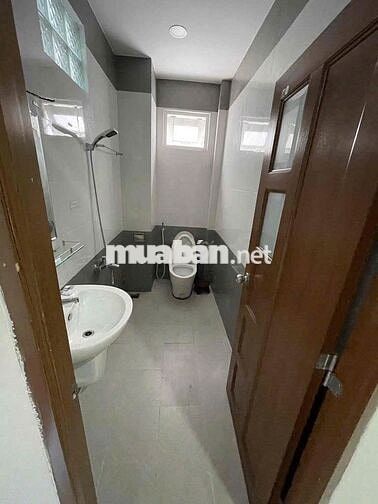 Cho Thuê Nhà Đường Rạch Bùng Binh, Quận 3 ( Cho Làm CHDV - Cải Tạo )