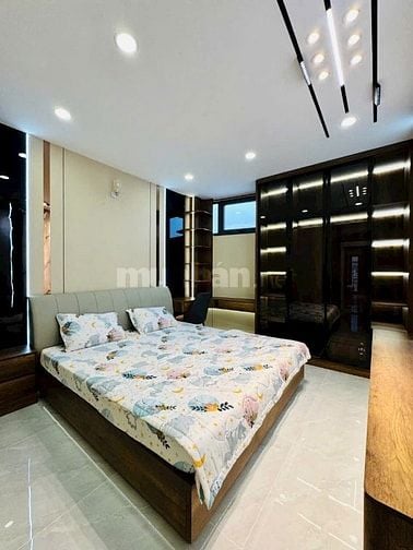 BÁN NHÀ : nhà 5 tầng tiện nghi thoáng mát, xây mới 100% .