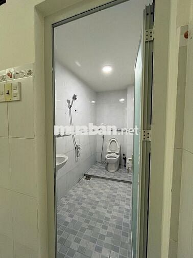 Cho thuê MTKD cực sầm uất ngay khu họ LÊ 4,5x20m nhà 3 tầng giá chỉ 21