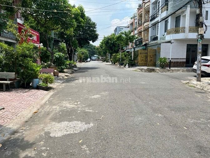 Nhà 1 trệt 1 lầu 4PN KDC Nam Hùng Vương, An Lạc Bình Tân giá 6,5 tỷ