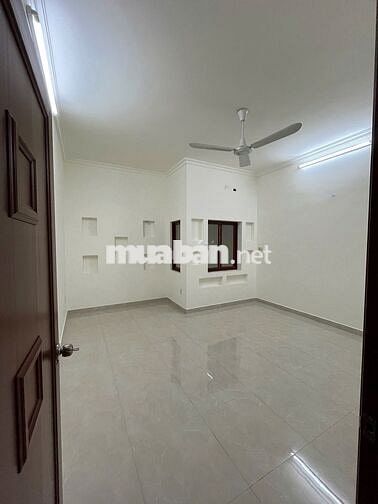 Cho thuê MTKD cực sầm uất ngay khu họ LÊ 4,5x20m nhà 3 tầng giá chỉ 21