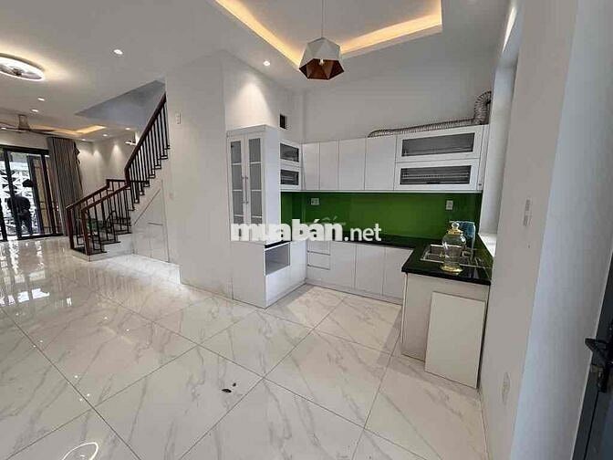 Hai mặt tiền xe hơi, nhà 3 tầng Trường Thọ, mới, sổ hoàn công 7TỶ hơn