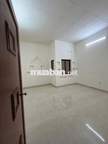 Cho thuê MTKD cực sầm uất ngay khu họ LÊ 4,5x20m nhà 3 tầng giá chỉ 21