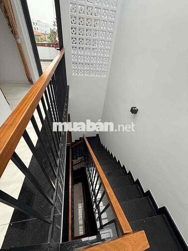 Hai mặt tiền xe hơi, nhà 3 tầng Trường Thọ, mới, sổ hoàn công 7TỶ hơn