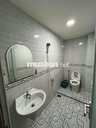 Cho thuê MTKD cực sầm uất ngay khu họ LÊ 4,5x20m nhà 3 tầng giá chỉ 21