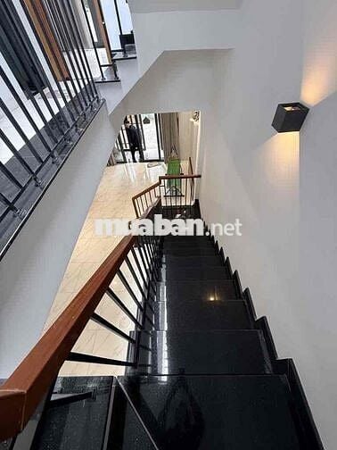 Hai mặt tiền xe hơi, nhà 3 tầng Trường Thọ, mới, sổ hoàn công 7TỶ hơn