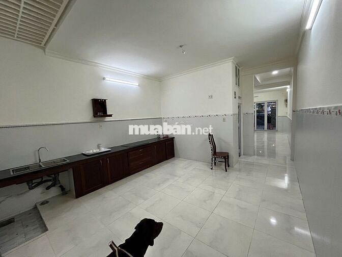 Cho thuê MTKD cực sầm uất ngay khu họ LÊ 4,5x20m nhà 3 tầng giá chỉ 21