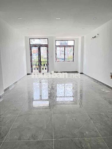 Cho thiê nhà MTKD đg tên lửa gần ngã tư nhà mới xây xong giá 35tr