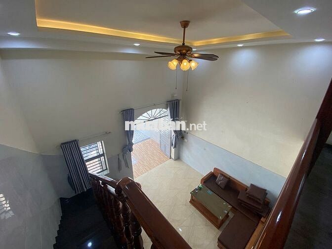 Bán nhà 1 trệt 1 lầu mặt tiền đường giá siêu rẻ chỉ bằng tiền lô đất