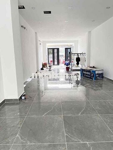 Cho thiê nhà MTKD đg tên lửa gần ngã tư nhà mới xây xong giá 35tr