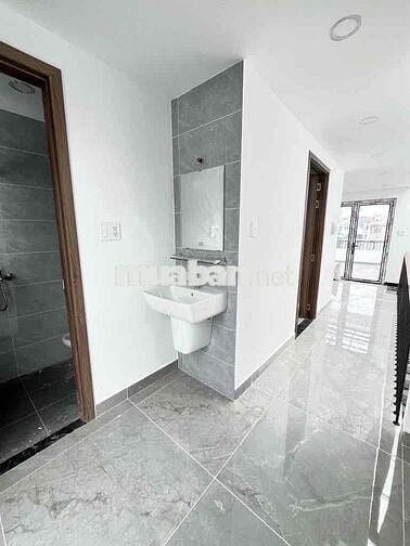 Cho thiê nhà MTKD đg tên lửa gần ngã tư nhà mới xây xong giá 35tr