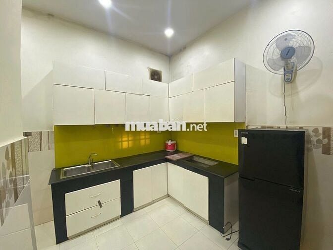 Bán nhà 1 trệt 1 lầu mặt tiền đường giá siêu rẻ chỉ bằng tiền lô đất