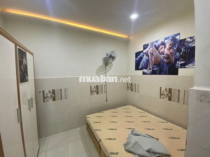 Bán nhà 1 trệt 1 lầu mặt tiền đường giá siêu rẻ chỉ bằng tiền lô đất