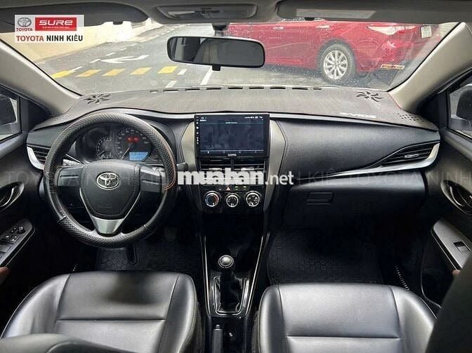 Toyota Vios 1.5E MT 2023 màu trắng số sàn