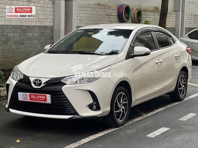 Toyota Vios 1.5E MT 2023 màu trắng số sàn