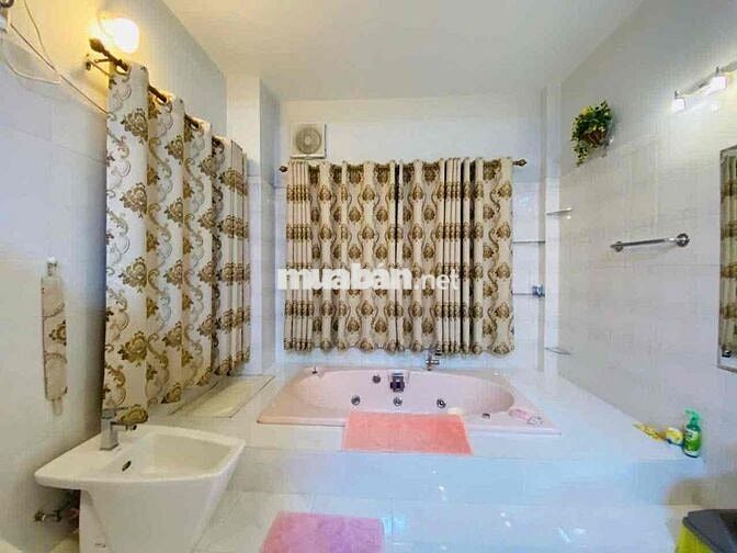 Cho thuê Mặt tiền trung tâm phường Bến Thành kinh doanh mọi ngành nghề