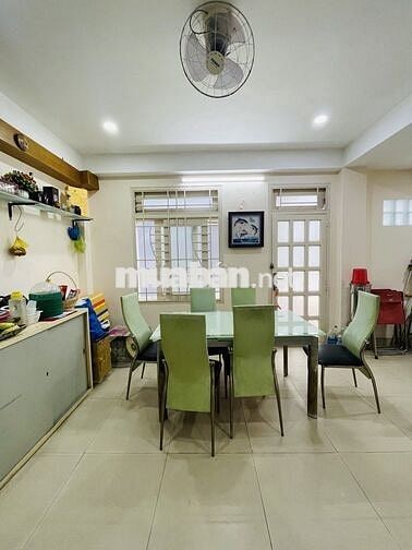 BÁN GẤP NHÀ 3 TẦNG 62m2: 4PN, HẺM 4m ĐƯỜNG 11, GẦN ĐH QUỐC GIA