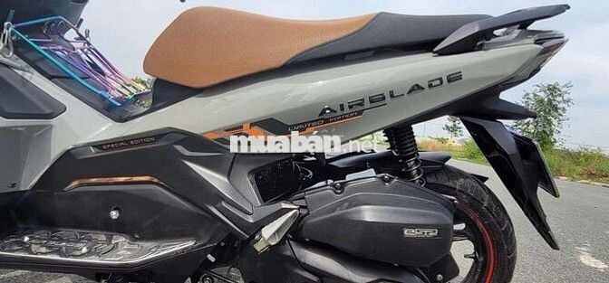 AB 150, ABS, bản đặc biệt