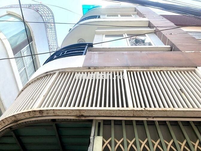 Nhà 4 tầng full công năng – 7PN, 7WC – 46,7m² – Gần bờ kè Hòang Sa