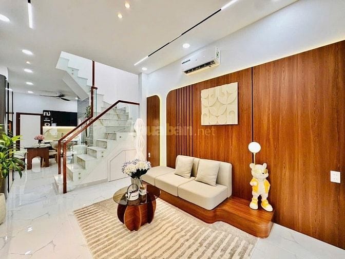 Bán nhà riêng 2tỷ350triệu 43m2 Phạm Văn Đồng P.11 Bình Thạnh 