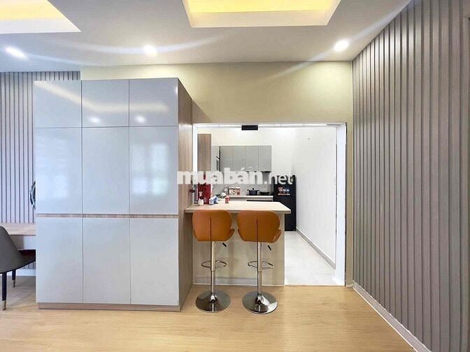 Cho Thuê Căn 1PN LỚN Ban Công Đón Gió Full Nội Thất_Thang Máy Ở Ngay