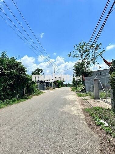 CHỦ KẸT TIỀN BÁN GẤP LÔ ĐẤT DIỆN TÍCH RỘNG NGAY ĐƯỜNG 28 HÒA LONG