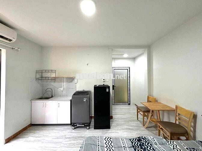 🔥CĂN HỘ DỊCH VỤ BAN CÔNG FULL NỘi THẤT GẦN ÂU CƠ, Q10, KHU TRUNG TÂM