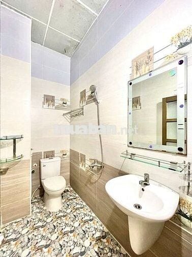 Ban công, cửa sổ trời thoáng mát tại Nguyễn Thái Sơn-gần CV Gia Định