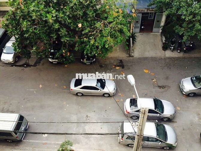 Cho thuê nhà đường D5 , sát đại học ngoại thương