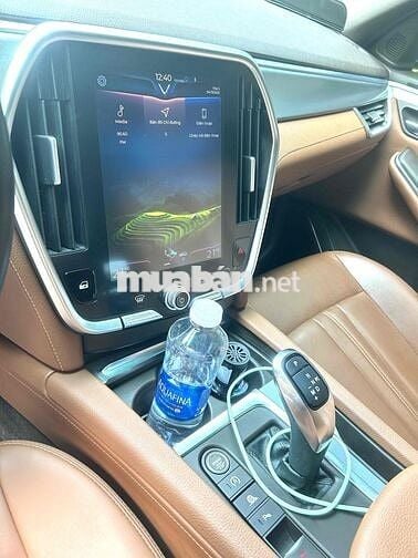 vinfast lux sa2.0 năm 2019 màu đỏ, đã qua sử dụng