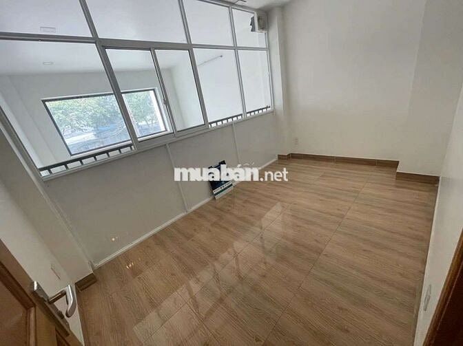 Cho thuê nhà đường D5 , sát đại học ngoại thương