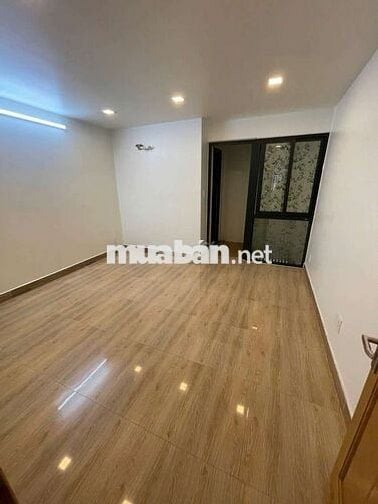 Cho thuê nhà đường D5 , sát đại học ngoại thương