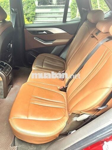 vinfast lux sa2.0 năm 2019 màu đỏ, đã qua sử dụng