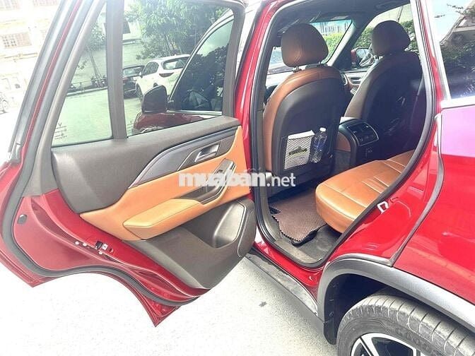 vinfast lux sa2.0 năm 2019 màu đỏ, đã qua sử dụng