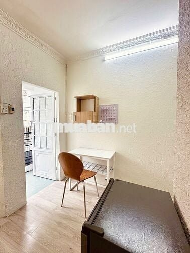 Studio Ban Công sạch đẹp cho thuê ngay Đại Học Sài Gòn Q1