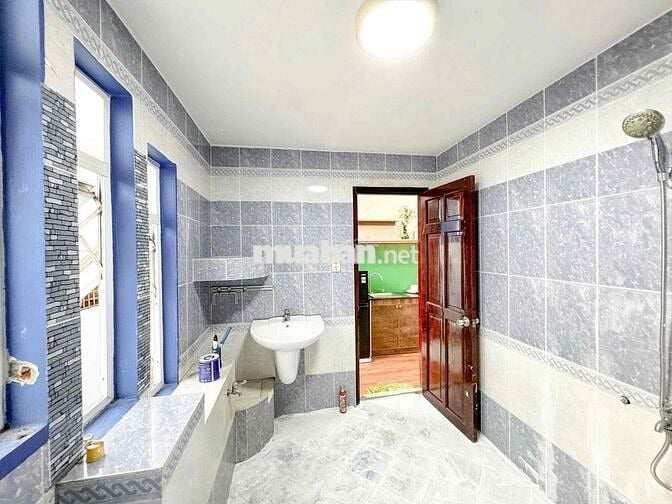 CĂN HỘ 2PN BAN CÔNG_ MÁY GIĂT RIÊNG_  THANG MÁY_ NGAY CƯ XÁ BẮC HẢI