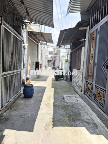 Nhà cấp 4 + 3 phòng trọ kế bên chợ Xóm Nghèo và kcn Sóng Thần Dĩ An