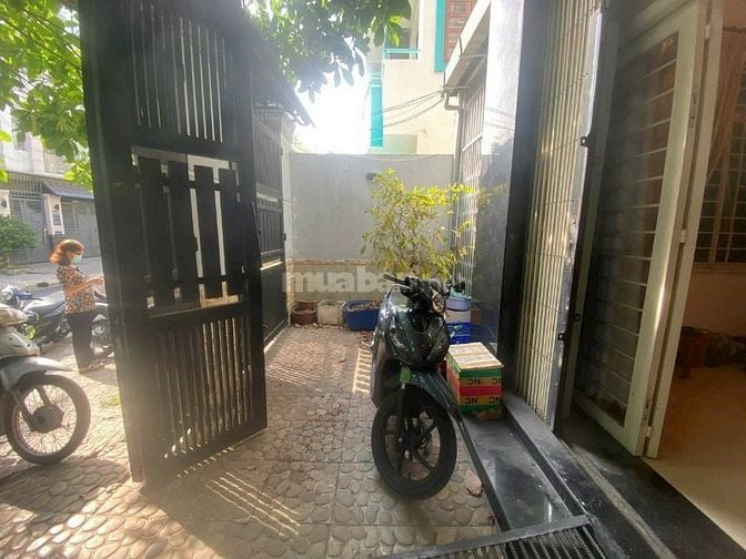 Bán nhà đường 328 Cao Lỗ P4Q8. 6x20m 3 lầu