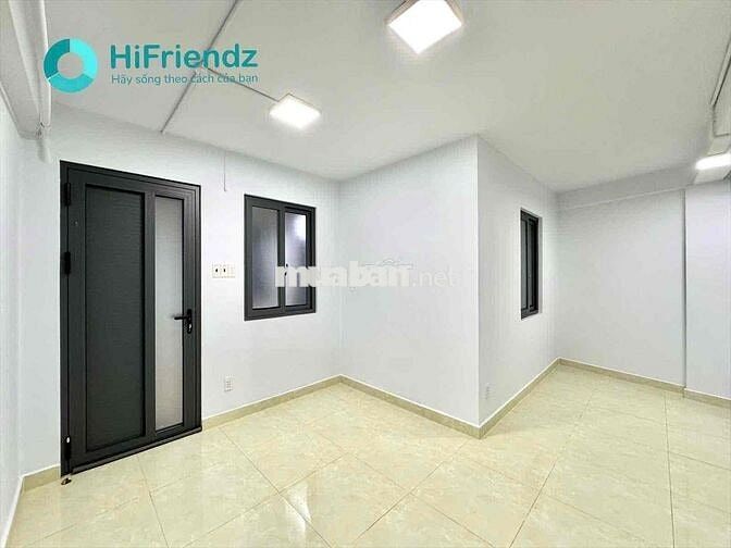 Cho thuê phòng sẵn kệ bếp máy lanhn cửa sổ trời qua Q5 2p đi xe