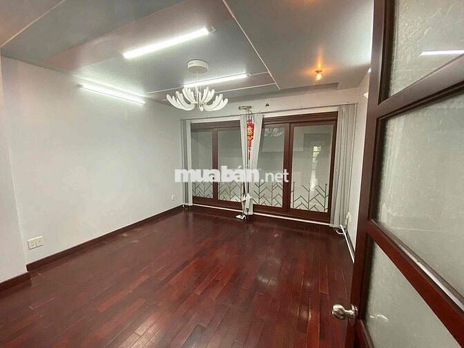 Mặt tiền Trần Quý Khoách, Phường Tân Định, Quận 1 (3 lầu 6PN)