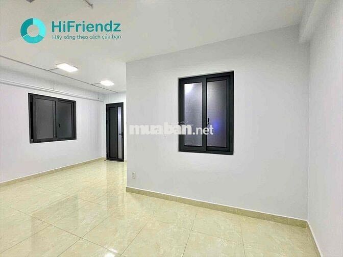 Cho thuê phòng sẵn kệ bếp máy lanhn cửa sổ trời qua Q5 2p đi xe