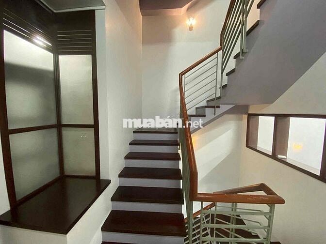 Mặt tiền Trần Quý Khoách, Phường Tân Định, Quận 1 (3 lầu 6PN)