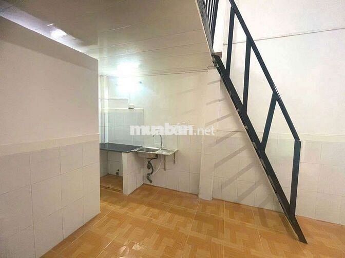 Phòng trọ có gác gần ngay đại học UEF ,HIU 5p đi qua tới quận 1