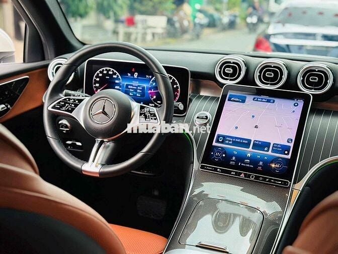 MERCEDES-BENZ GLC 200 4MATIC Mẫu mới 2023
